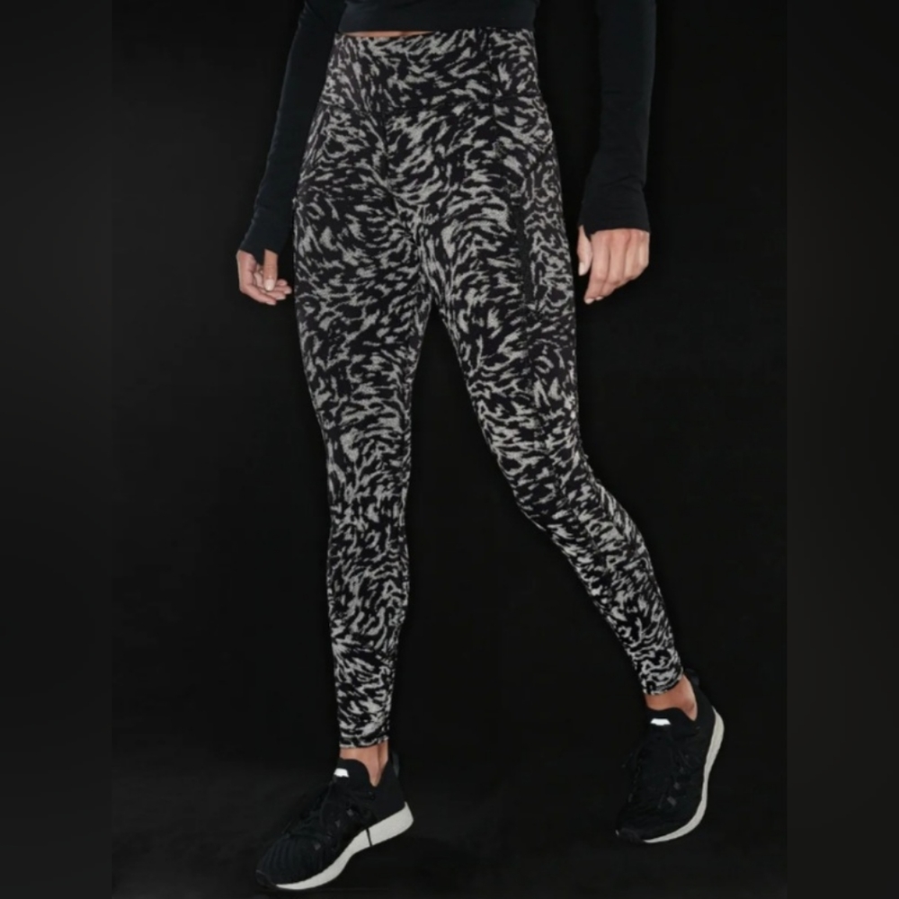 Athleta Rainier Reflective Tights - Size L